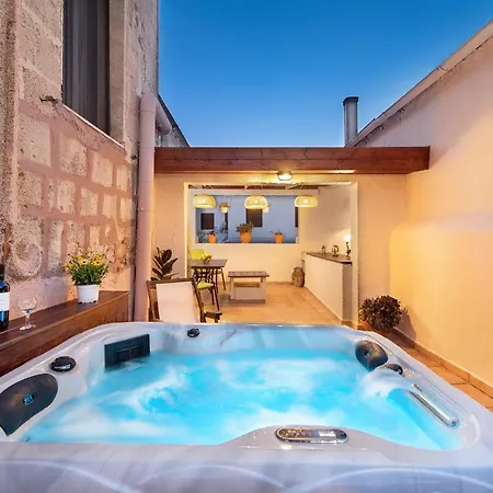 Astero Apartment